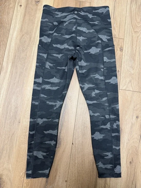 ATHLETA Ultimate Stash Pocket Gray & Black Camo 7/8 Tights Size Medium - Picture 10 of 14